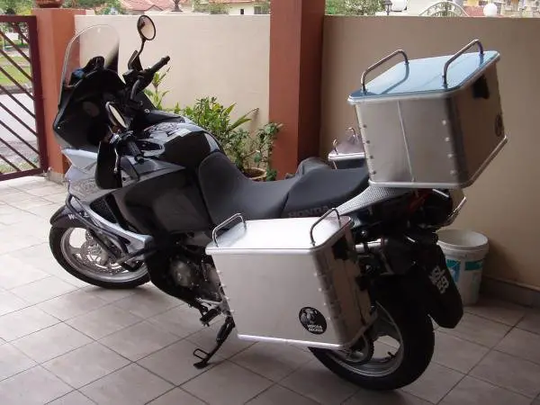 Rear view of my latest Hepco Becker Alu Standard panniers set