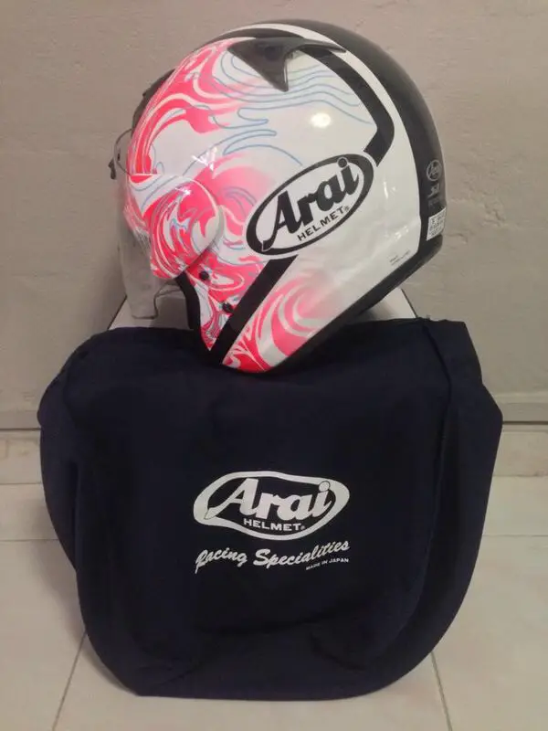 Arai shop camo lady
