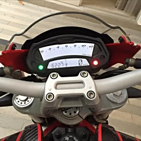 Ducati Monster 796 5.jpg