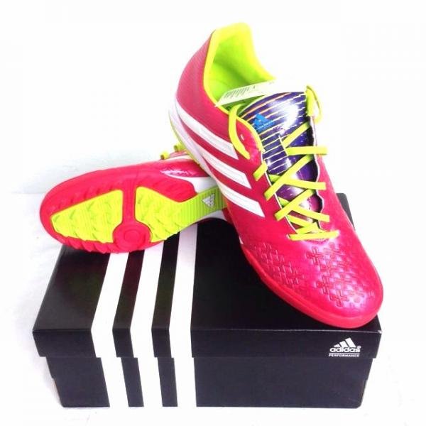 Predator Absolado Turf 2.jpg