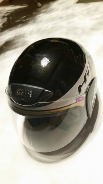 givi 2.jpg