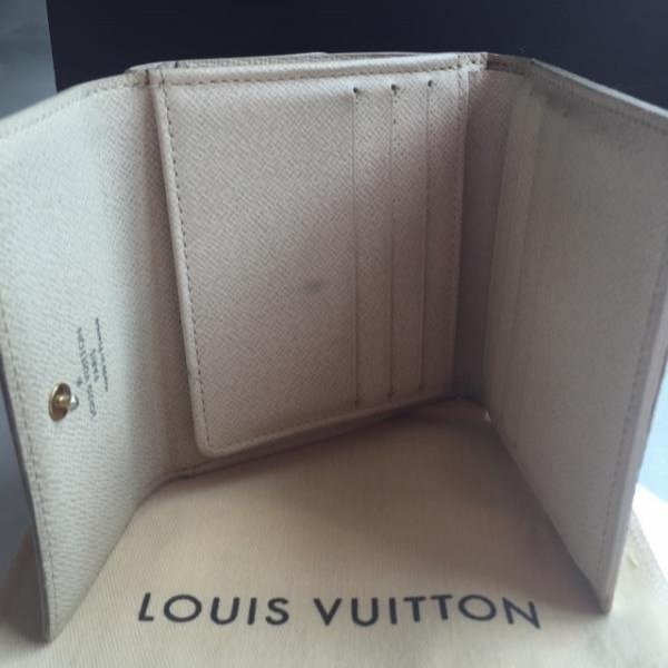 Item 2 LV Wallet_2.jpg