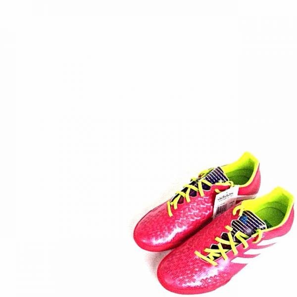 Predator Absolado Turf 1.jpg
