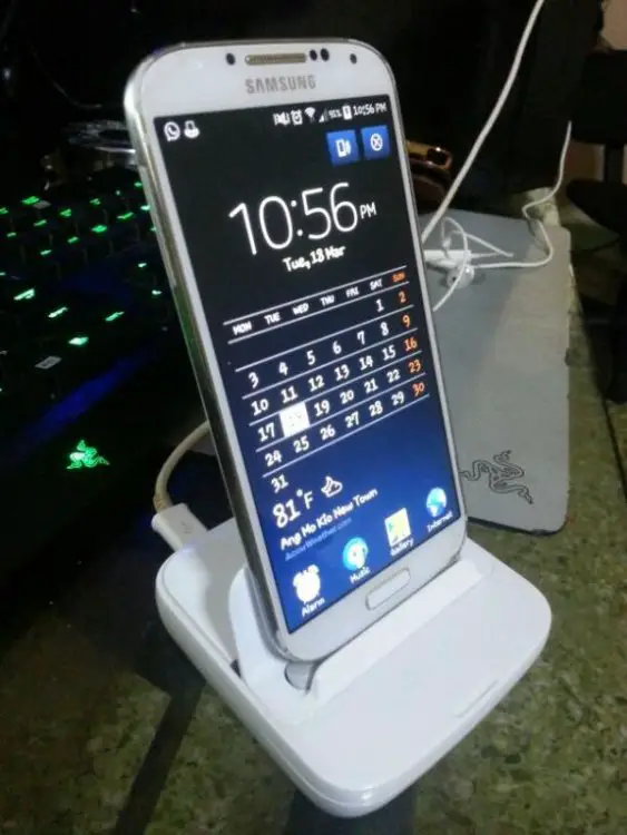 desktop dock.jpg