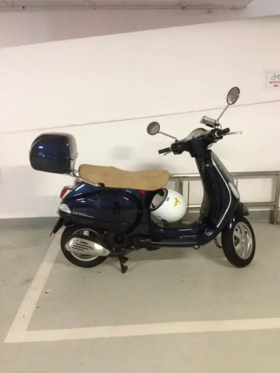 vespa lx150 ie.jpg