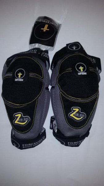 FF Zeus Knee-Front.jpg