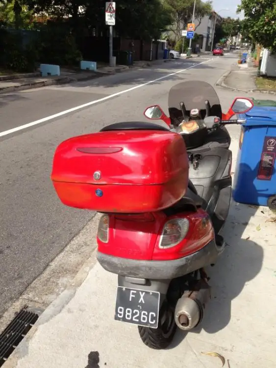 piaggio x9 back.jpg