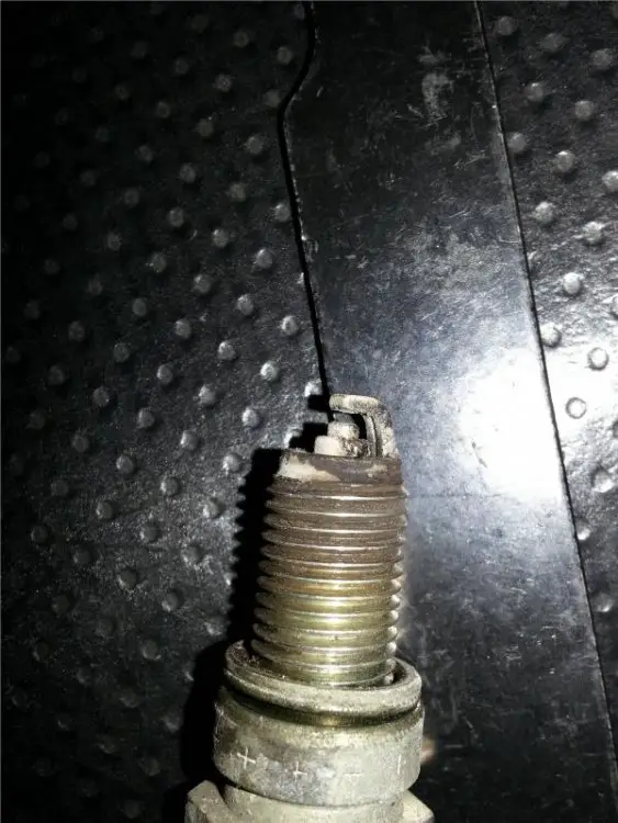 burnt spark plug.jpg