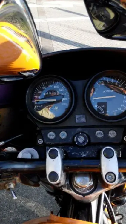 FN_CB400_02.jpg