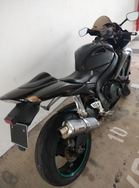 GSXR750_3.jpg