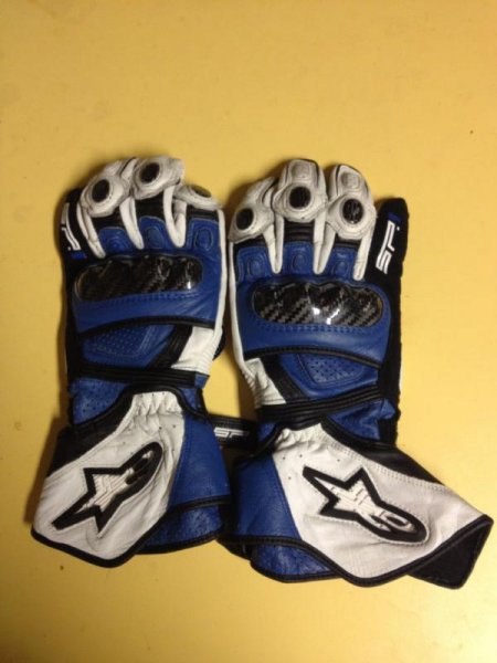 Gloves.jpg