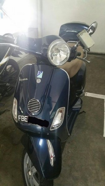 Vespa_LX150ie.jpg
