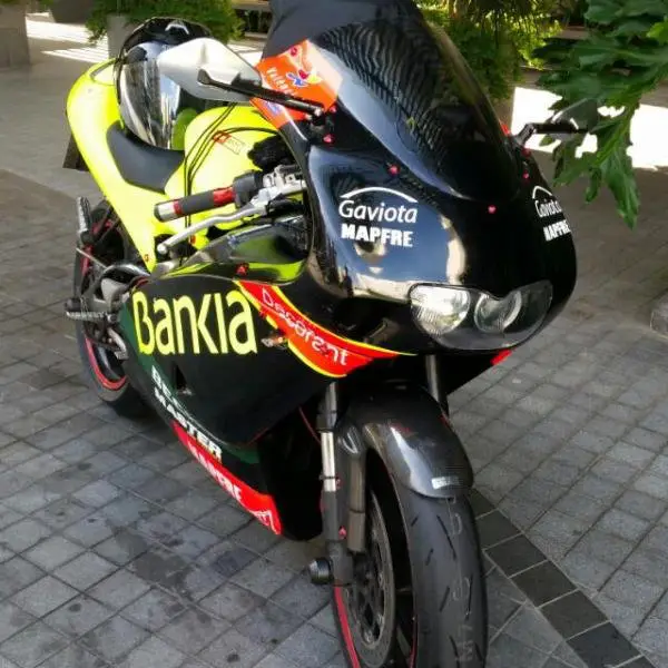 aprilia_rs125_y2k_2001__model_1440926143_76ec3be1.jpg