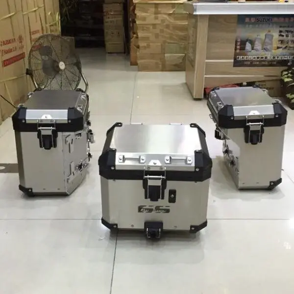 bmw_panniers_1485006226_7c7a3bef.jpg