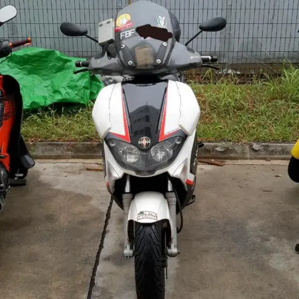 carousell_1444007849085_0.jpg