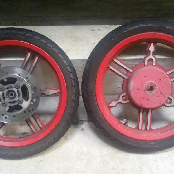 carousell_1452829165167_1.jpg