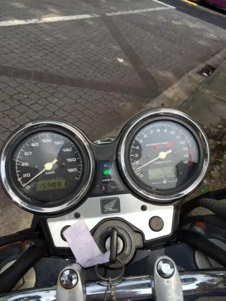 cb400_02.jpg