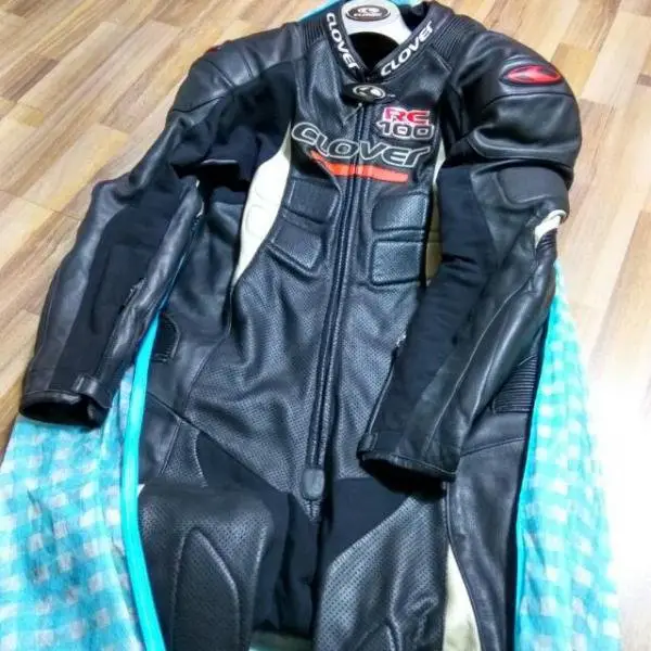 clover_rc100_racing_suit_1464010736_92d1ebdb.jpg