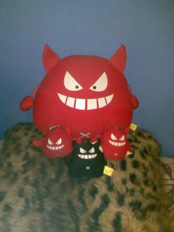 evilcatpillows.jpg