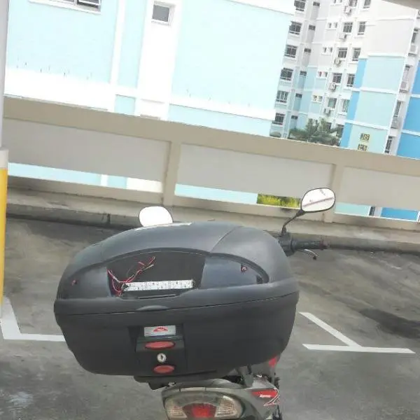 givi_simply_46l_box__1409808936_4b8d73bf.jpg