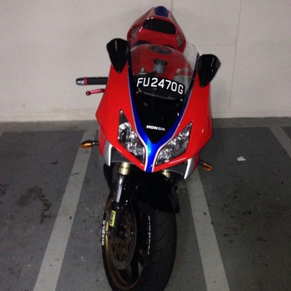 honda_rvf_400_1429620313_03db996a.jpg