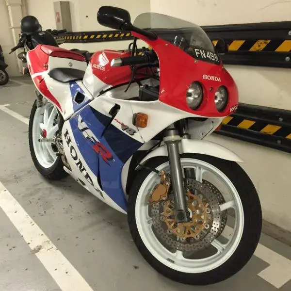 honda_vfr400r3.jpg