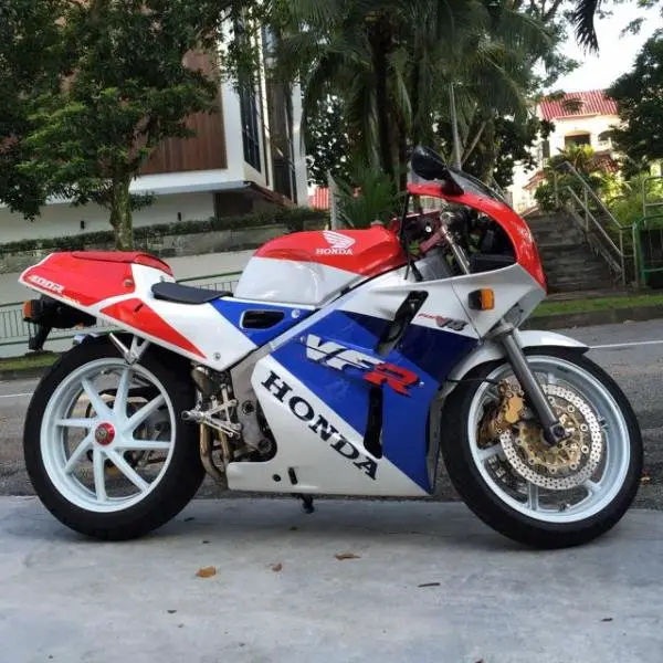 honda_vfr400r4.jpg