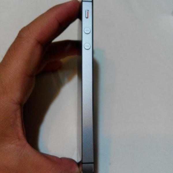 iphone_5s_32gb_space_gray_in_very_excellent_condition_1427893124_743518af.jpg