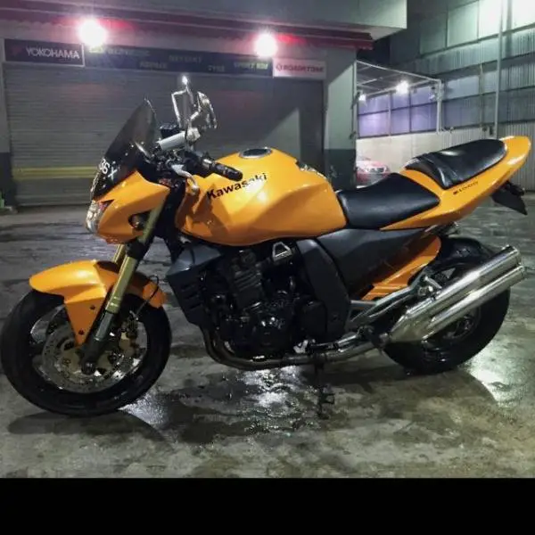 kawasaki_z1000(3).jpg