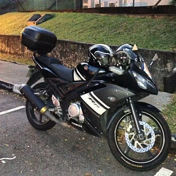 low_milage_yamaha_r15_1473484895_aca616d0.jpg