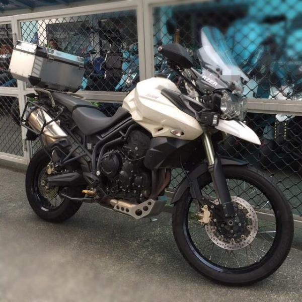 low_mileage_triumph_tiger_800xc_1486469793_f91db0fb.jpg