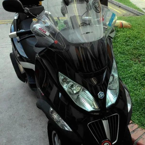 piaggio_mp3_400ie_2010_1460945409_c4fb120c.jpg