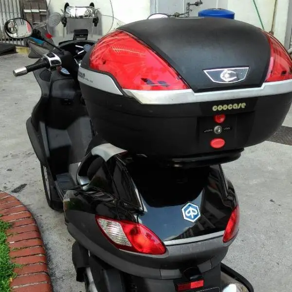 piaggio_mp3_400ie_2010_1460945410_9c620c72.jpg