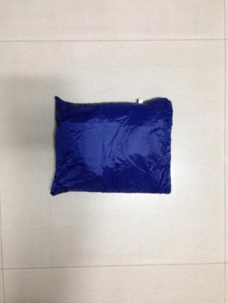 raincoat_blue_03.jpg