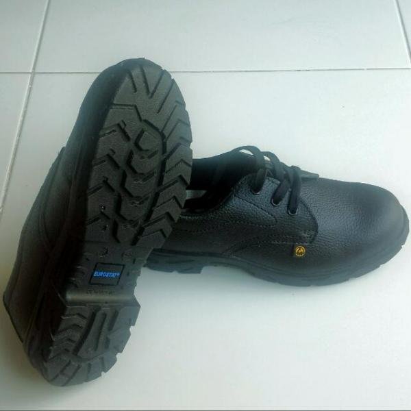 safety_boots.jpg