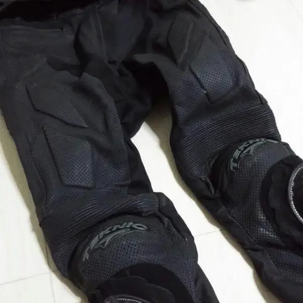 teknik_chicane_2pc_suit_1400933806_f00adf66.jpg