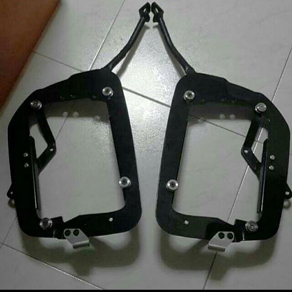 trax_evo_aluminium_panniers_1463281477_9586d04a.jpg
