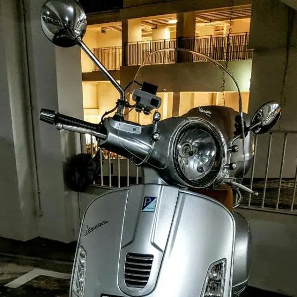 vespa_gts_300_1473558969_4d34cdea.jpg