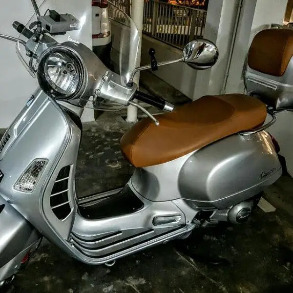 vespa_gts_300_1473558969_b56e0ec0.jpg