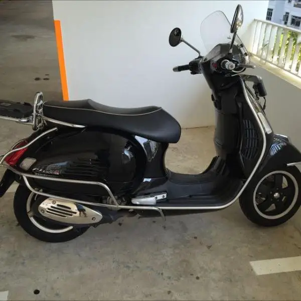 vespa_gts_300_1490624399_d339acfa.jpg