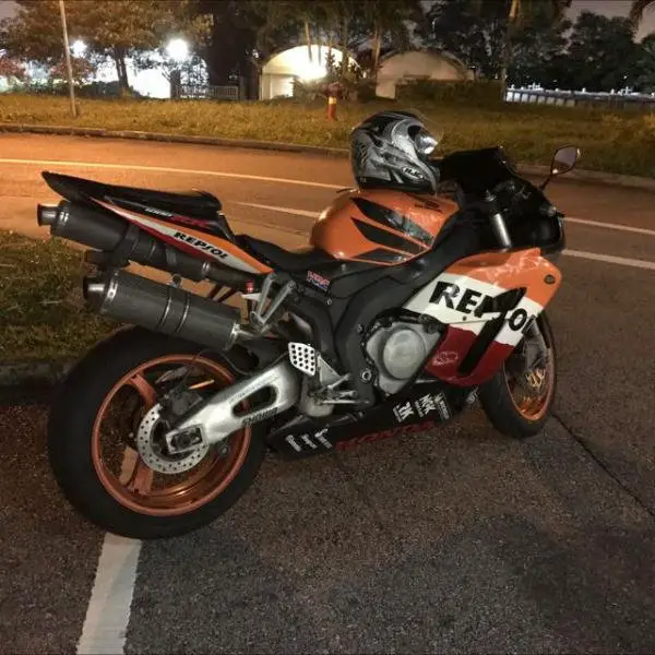 wts_cbr1000_2004_1487255207_30ffbbd9.jpg