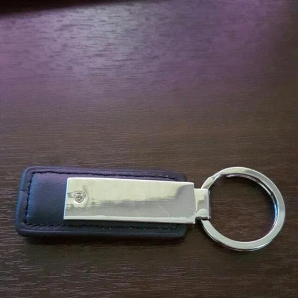yamaha_leather_keychain_1474371511_18633642.jpg