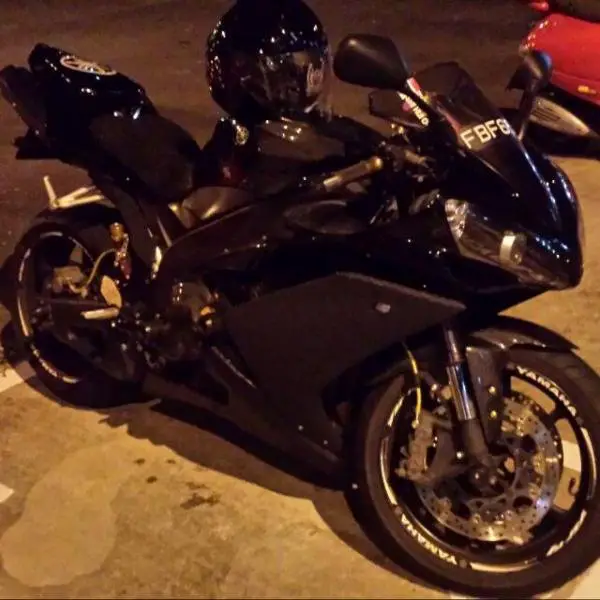 yamaha_r1_year_07_1410324807_e9dac825.jpg