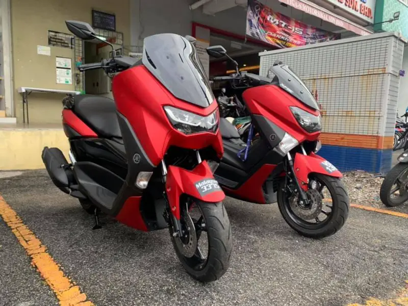 Side by Side Comparison of V1 and V2 Yamaha NMax Detailed Pictures