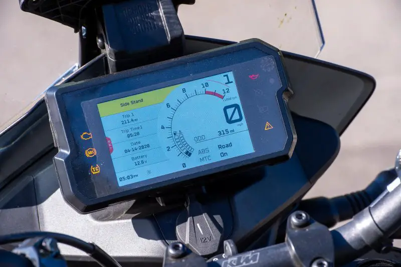 2020-KTM-390-Adventure-Review-ADV-motorcycle-21.thumb.jpg.fa1053e32b69da64d999bb5895a3bef6.jpg