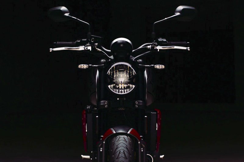 2021-Triumph-Trident-660-First-Look-sport-motorcycle-9.thumb.jpg.ad099f2449e7f78c5ee370ac388c78ea.jpg