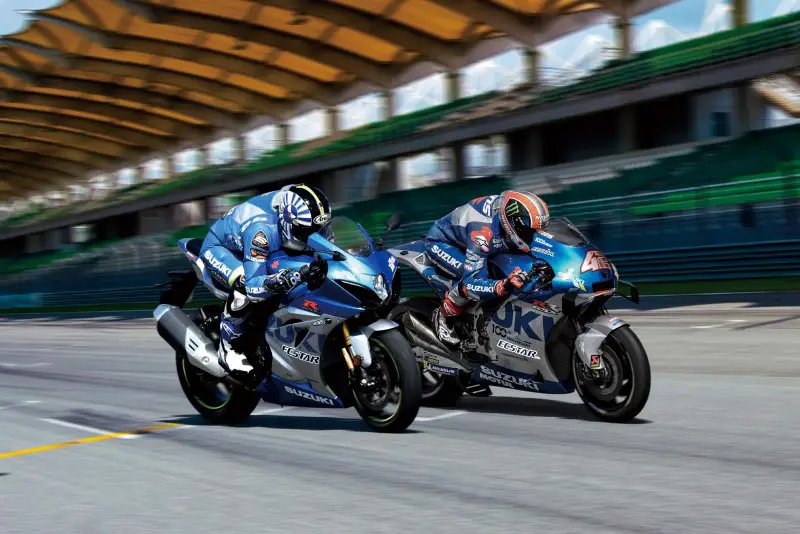 2021-Suzuki-GSX-R1000-100th-Anniversary2.thumb.jpg.88b9c42ad5bee1b54df42f94103d0b38.jpg