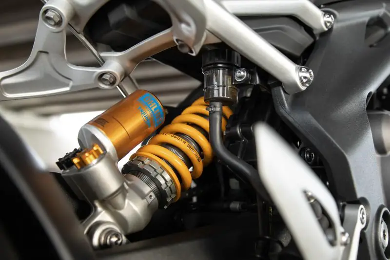 2021-Triumph-Speed-Triple-1200-RS-First-Look-naked-upright-streetfighter-motorcycle-17.thumb.jpg.2663743c2d9439d3b4d28715151ccec0.jpg