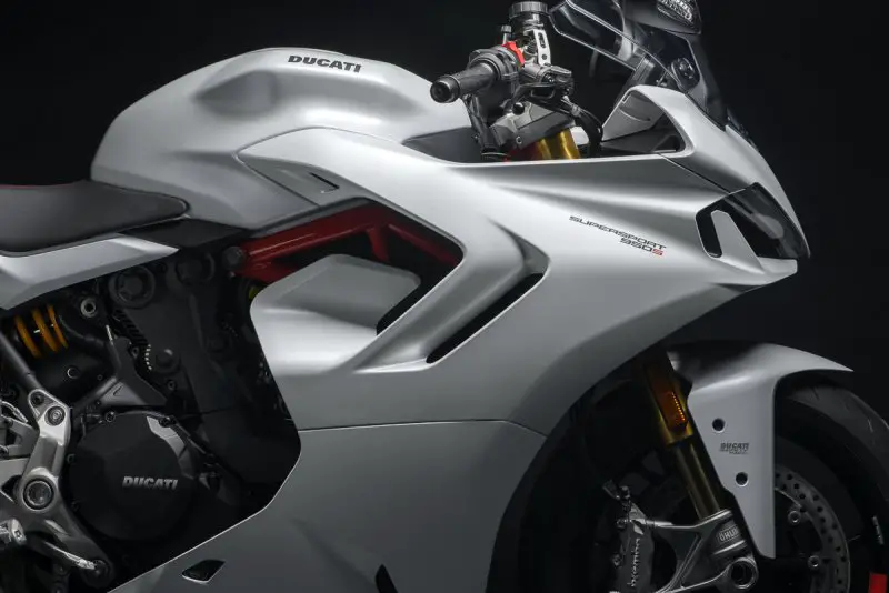 2021-ducati-supersport-950-s-specs-27.thumb.jpg.2b2fafd7bbdc454002914d35ebe8f2e3.jpg