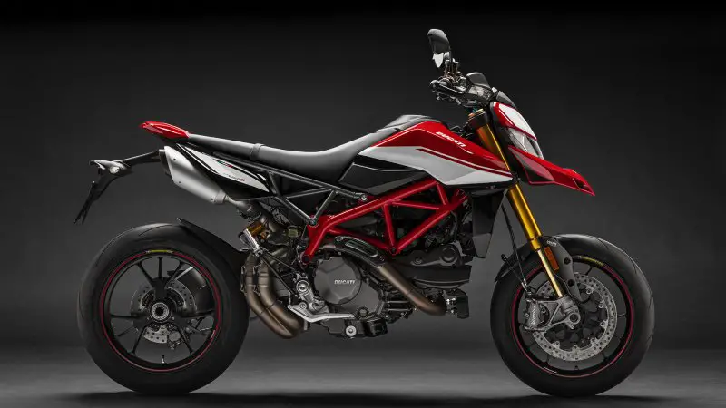 Hypermotard-950-MY19-Studio-03-Gallery-1920x1080.thumb.jpg.a97de898e401b1580b79d7493b88df0e.jpg